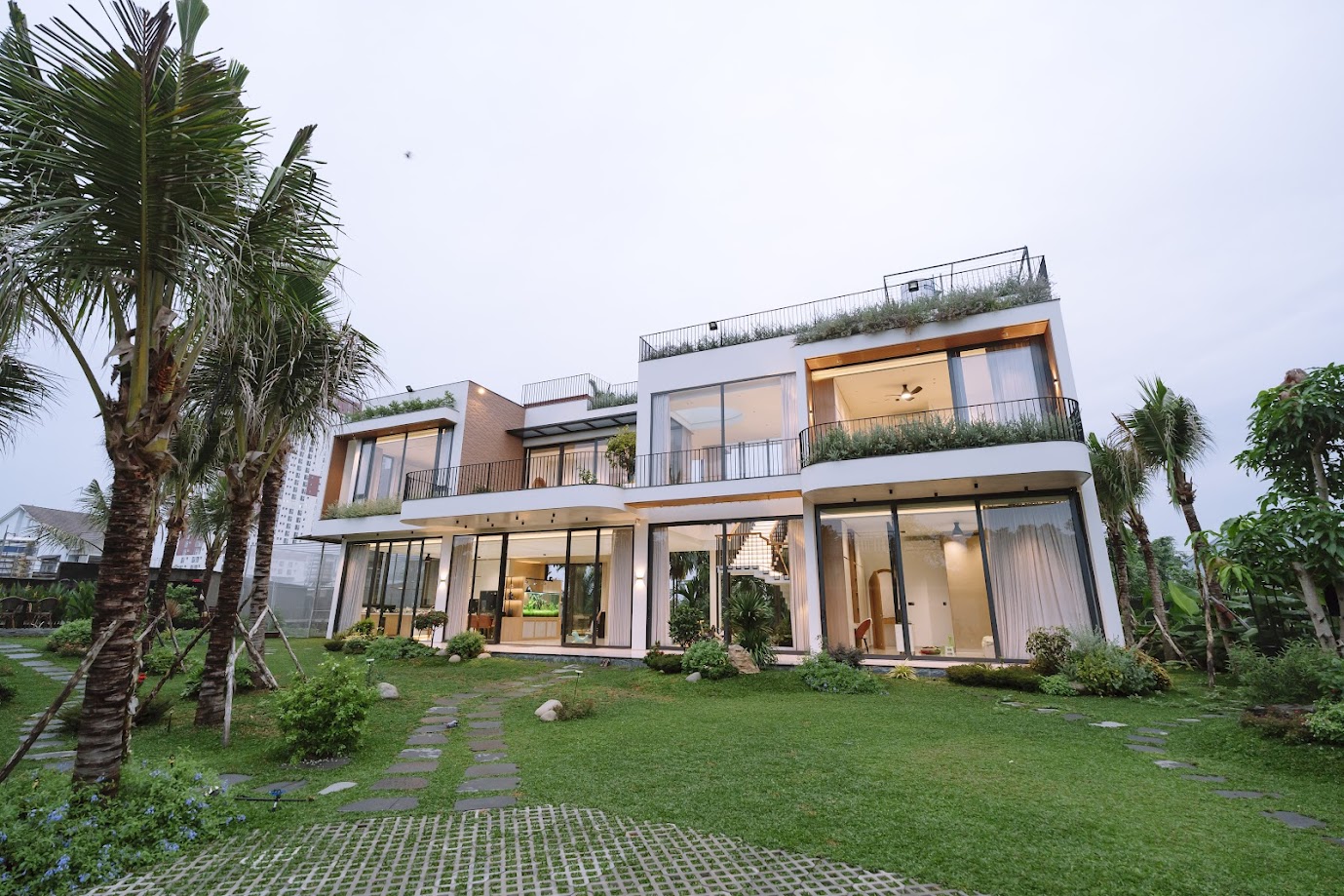 thi công villa ven sông